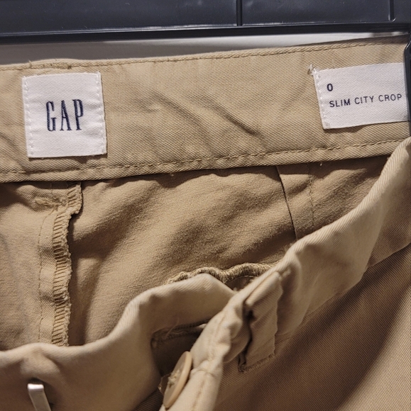 NWOT GAP Women's Slim City Crop Light Khaki Pants Size 0 - Picture 3 of 4